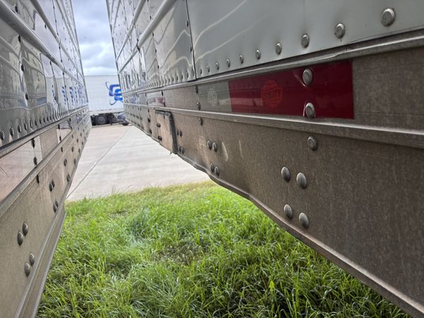 2012 Utility 3000R Reefer Trailer- Thermo King SB230