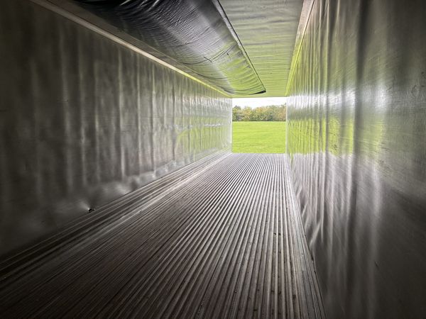 2012 Utility 3000R Reefer Trailer- Thermo King SB230