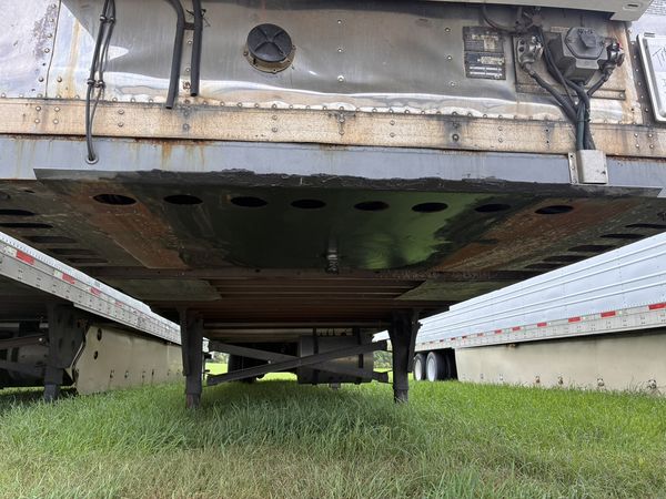 2012 Utility 3000R Reefer Trailer- Thermo King SB230