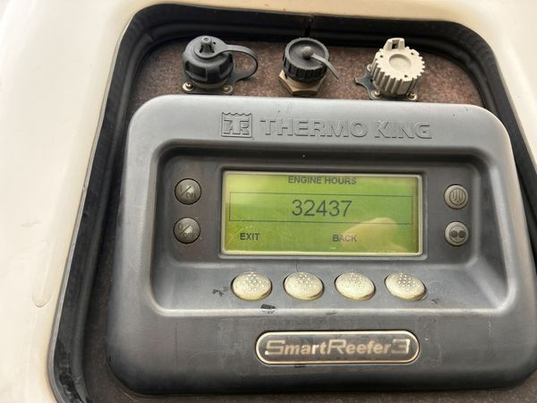 2012 Utility 3000R Reefer Trailer- Thermo King SB230