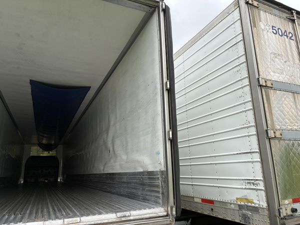 2012 Utility 3000R Reefer Trailer- Thermo King SB230