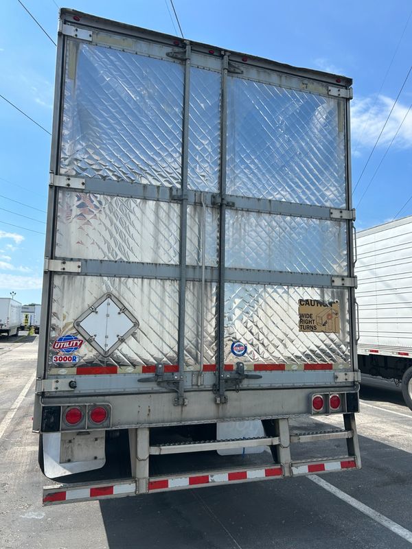 2017 Utility 3000R Multi Temp Reefer Trailer – Thermo King Precedent S-600