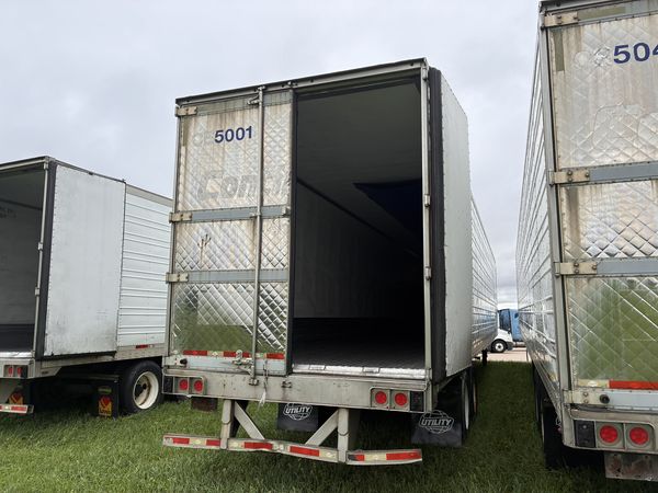 2012 Utility 3000R Reefer Trailer- Thermo King SB230