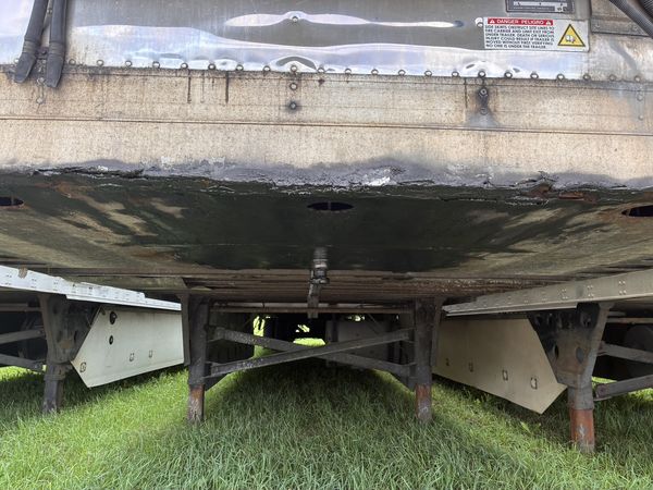 2012 Utility 3000R Reefer Trailer- Thermo King SB230