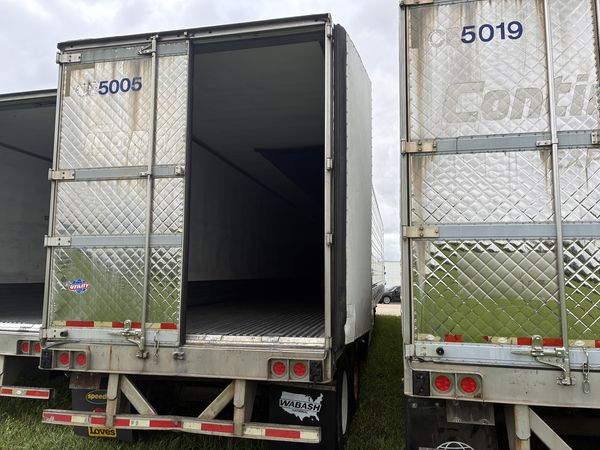 2012 Utility 3000R Reefer Trailer- Thermo King SB230