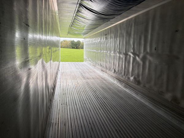 2012 Utility 3000R Reefer Trailer- Carrier X2 2100