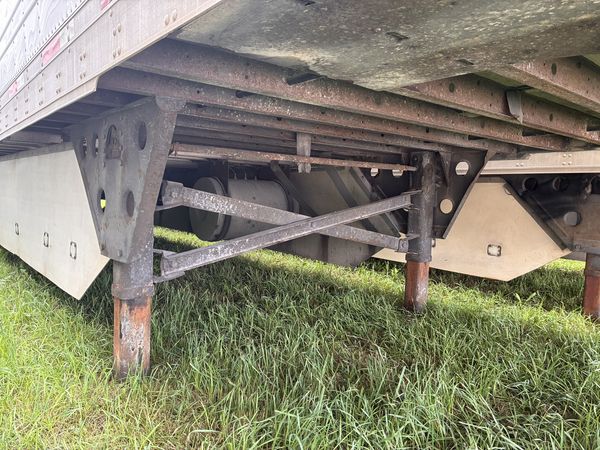 2012 Utility 3000R Reefer Trailer- Thermo King SB230